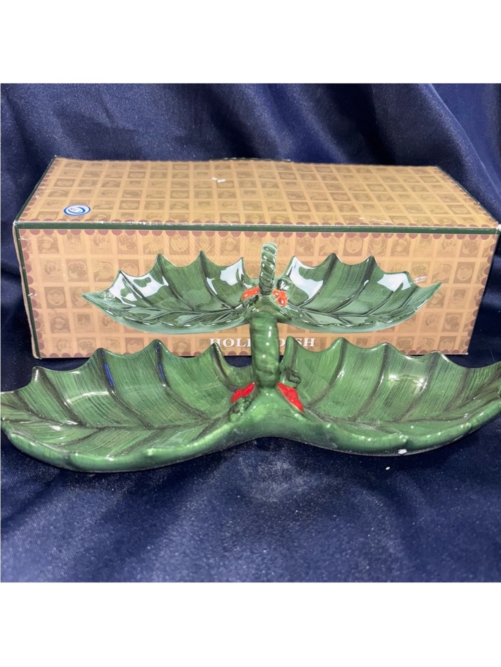 Cracker Barrel Ceramic Holly Dish with Center Handle Original Box